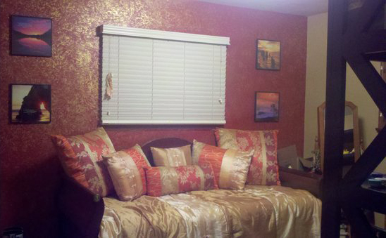 548x339 Bedroom Decorating Ideas Painting With A Feather Duster Planitdiy - Feather Duster Painting