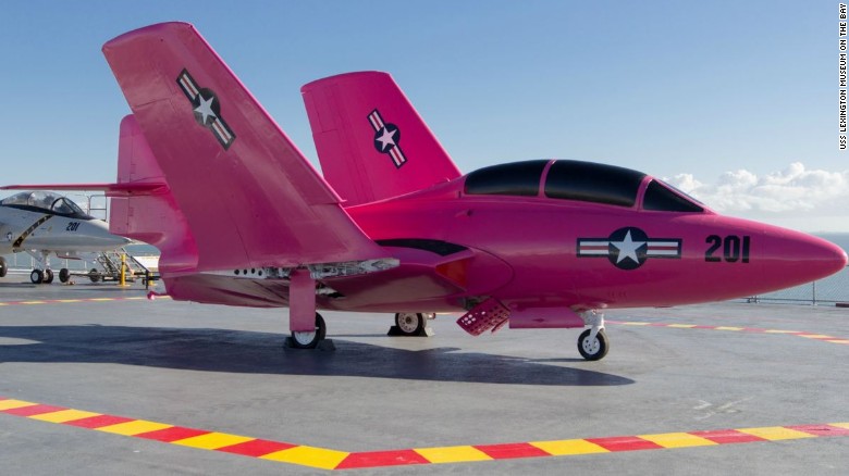 780x438 Retired Navy Jet Goes Pink For Breast Cancer Awareness Month - Fighter Jet Painting