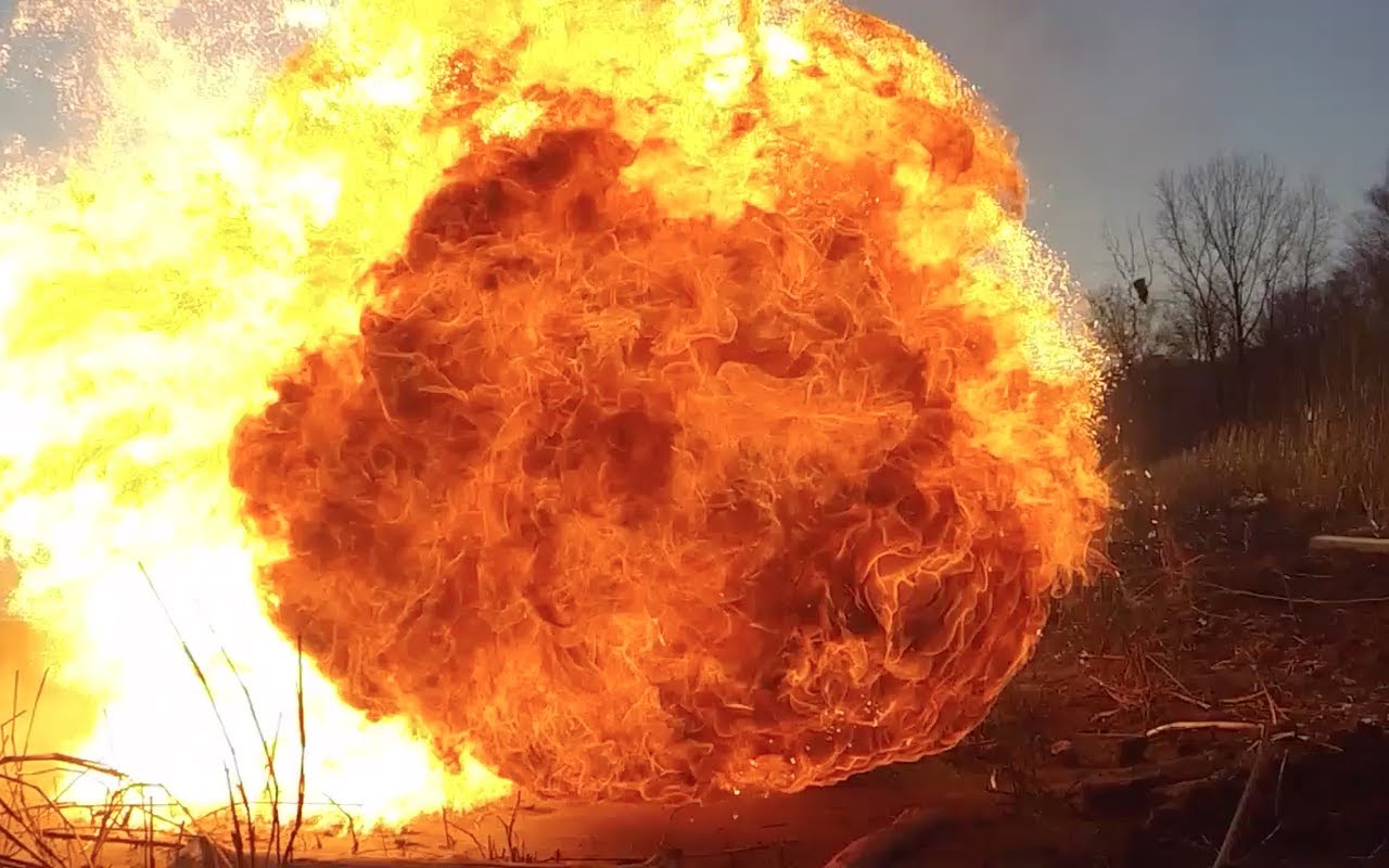 1280x800 Spray Paint Fireball Looks Like Hollywood Explosion - Fireball Painting