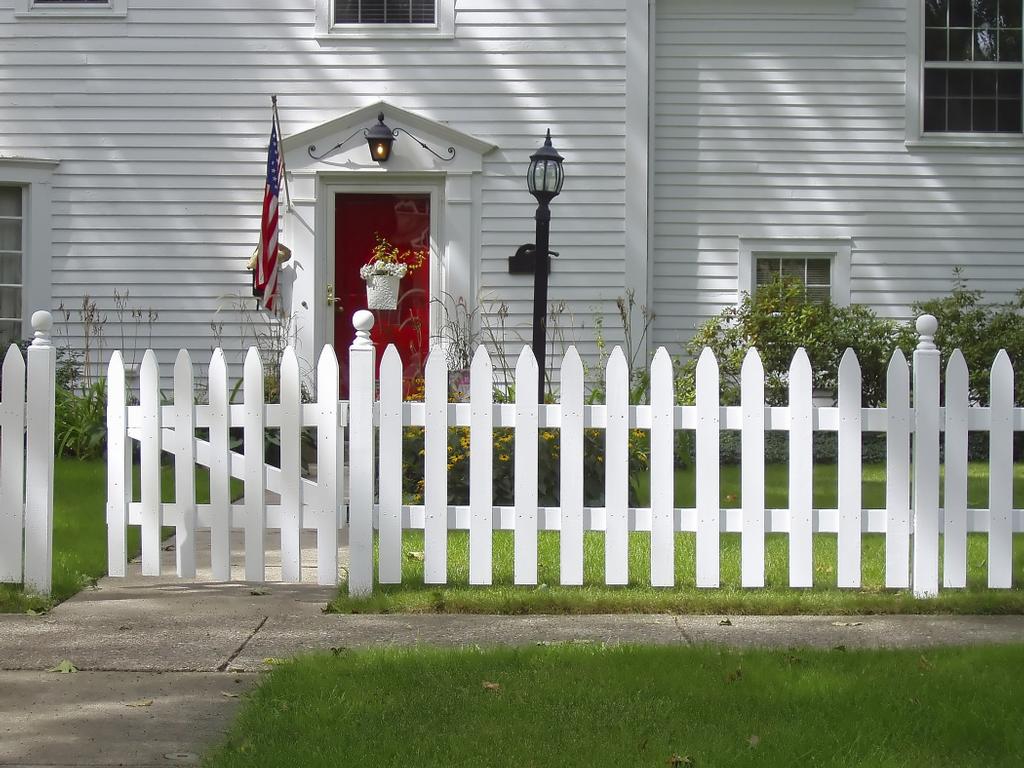 1024x768 White House With Red Door From First Aid Painting In Cary, Nc - First Aid Painting