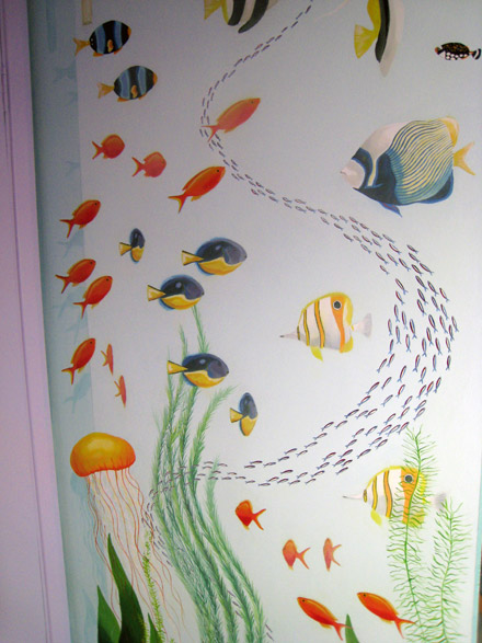 440x587 Trompe L'Oeil Fish Tank Painted In A Child's Bathroom - Fish Tank Painting