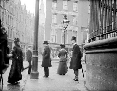 395x306 The Flaneur - Flaneur Painting