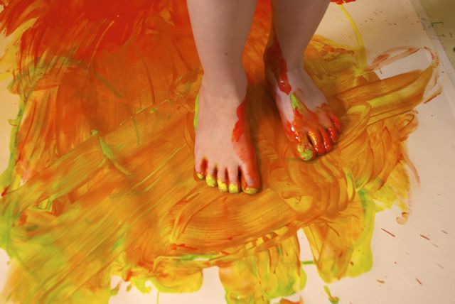 640x428 More Messy Feet The Messy Mama - Foot Painting