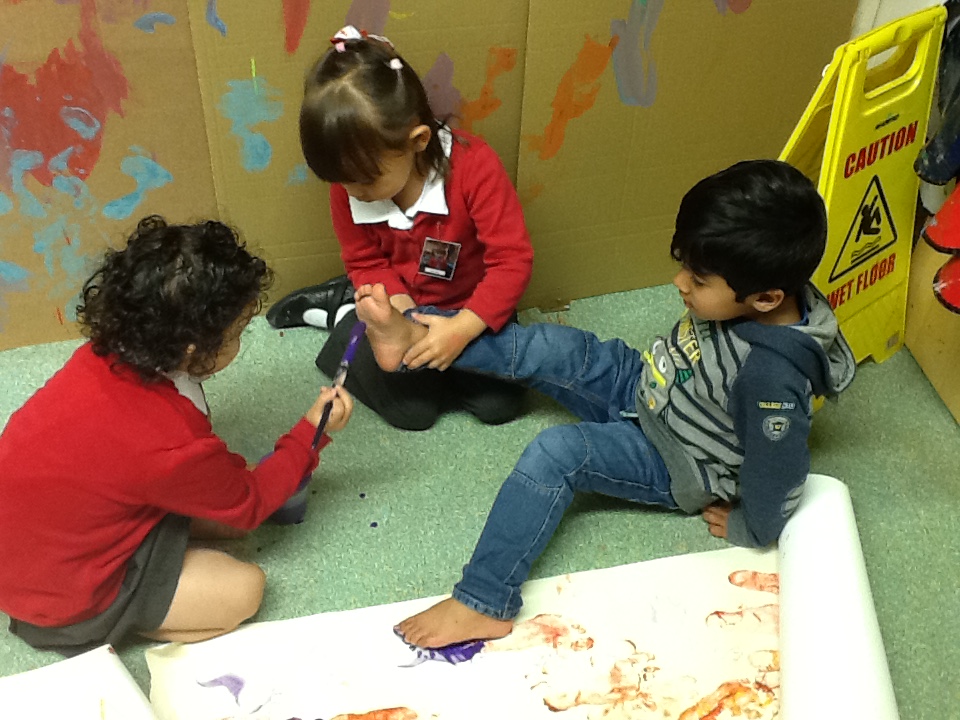 960x720 Sensory Foot Painting Lillian De Lissa - Foot Painting