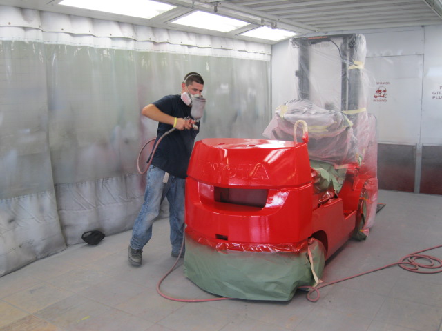 640x480 Index Of Wp Contentuploads201209 - Forklift Painting