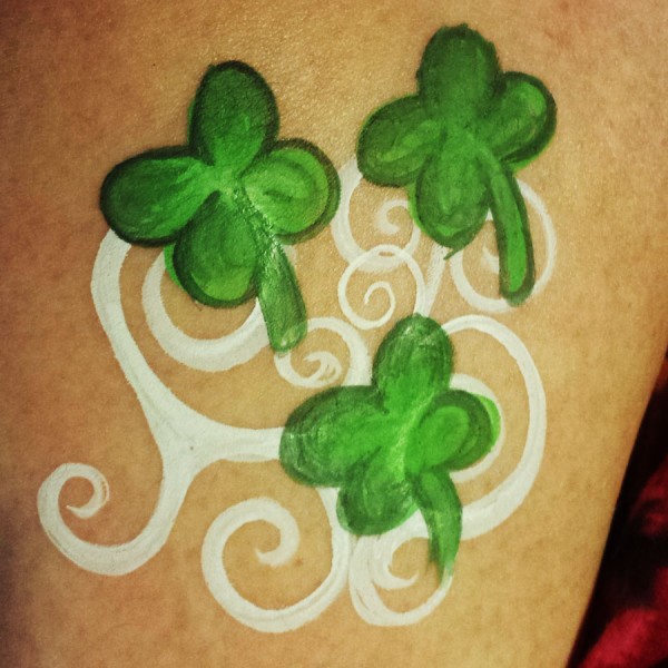 600x600 Tutorial Fun Amp Easy Four Leaf Clover Design - Four Leaf Clover Painting