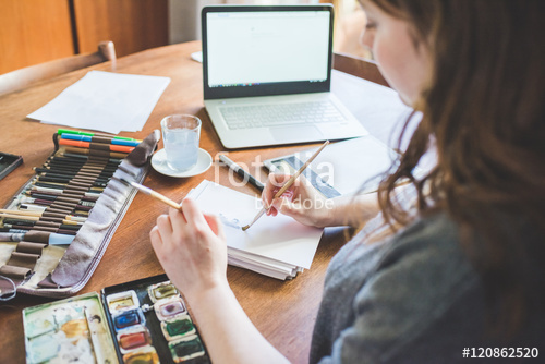 500x334 Young Beautiful Caucasian Illustrator Woman Millennial Painting - Free Computer Painting