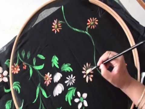 480x360 Paint A Free Hand Border Design With A Flat Brush On A Saree - Free Painting Design
