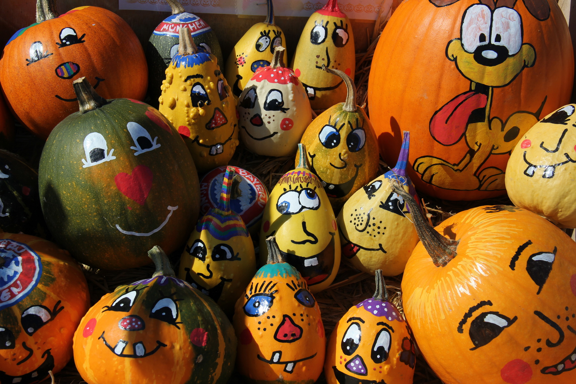 2000x1333 Crafts Amp Snacks Halloween Edition - Free Pumpkin Painting