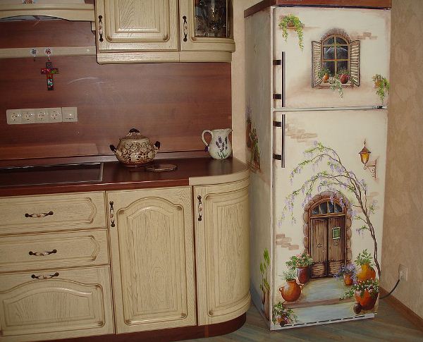 600x485 Inspiration For Your Kitchen A Wonderful Painting On A Fridge - Fridge Painting