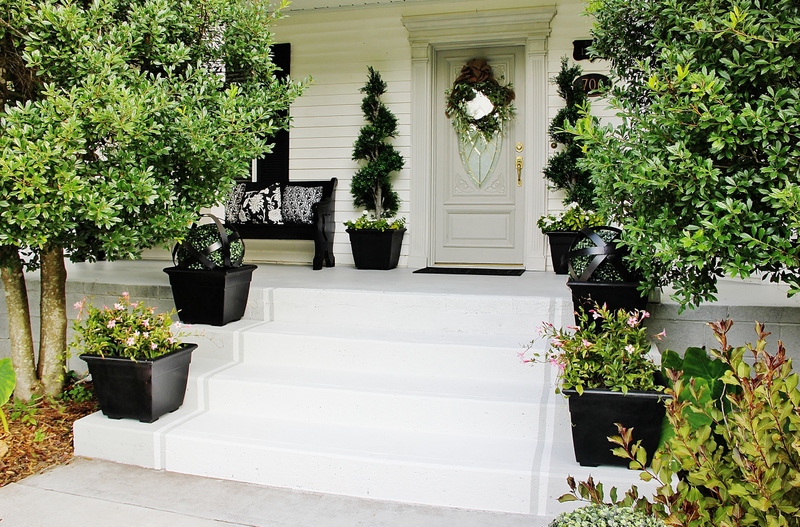 800x527 Painted Striped Front Porch Steps - Front Porch Painting