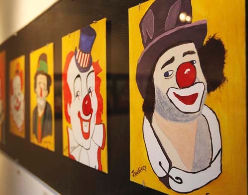 500x393 Exhibit Of Serial Killer Gacy's Artwork Comes To Quiet Close Las - Gacy Painting