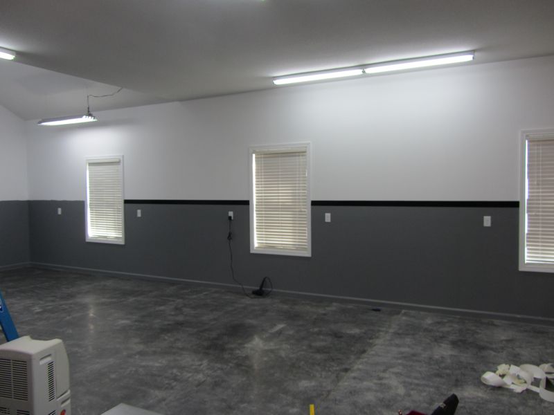 800x600 Garage Walls Painting Ideas Quick Shot Of The Front Wall - Garage Painting