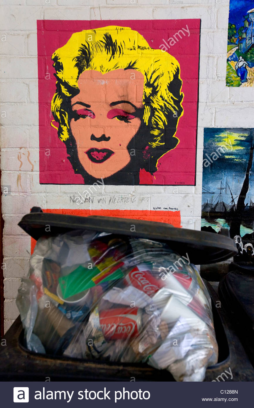 866x1390 Trash Art, Garbage Cans, Modern Art, Wall Paintings, Art - Garbage Painting