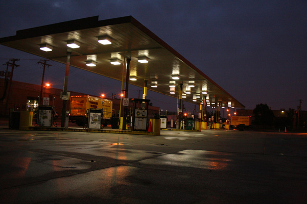 601x400 Gas Stationsoil Amp Petroleum Clean Up Chicago Pressure Washing - Gas Station Painting