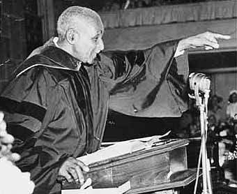 340x278 Famous Iowans - George Washington Carver Painting