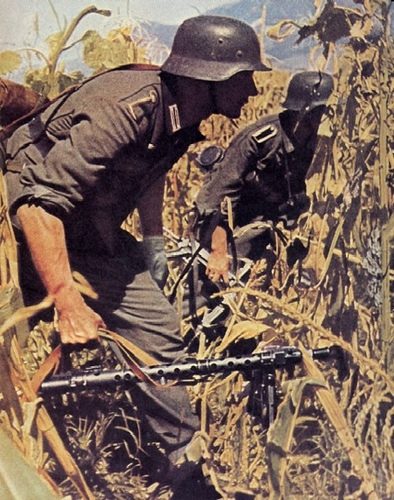 394x500 Iver Dani1944's Most Interesting Photos - German Soldier Painting