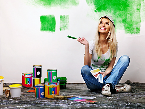 500x375 How Can A New Paint Job Improve My Life - Girl Painting A Picture