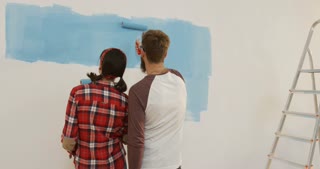 320x169 Youngttractive Man Beardnd In Glasses Posing - Girlfriend Painting