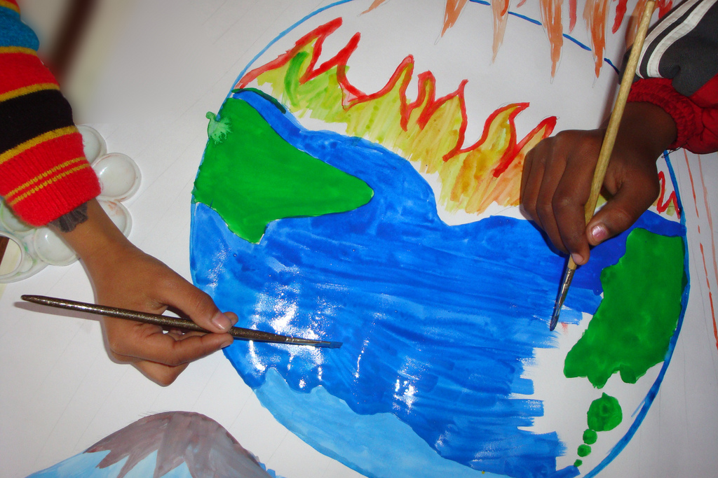 1024x683 Students Painting On The Theme Of Global Warming - Global Painting