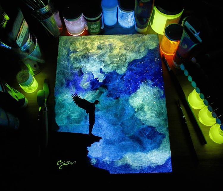 750x642 Glow In The Dark Paint Reveals Surprises In Paintings When Lights - Glow Art Painting