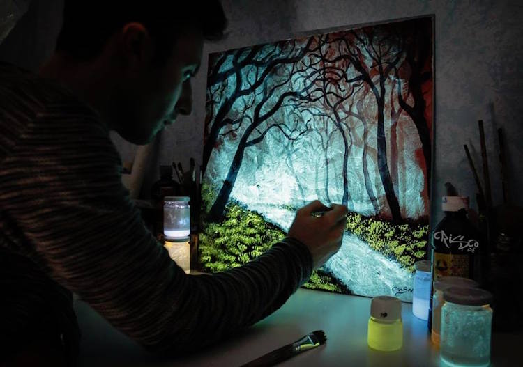 750x527 Glow In The Dark Paint Reveals Surprises In Paintings When Lights - Glow In The Dark Tree Painting