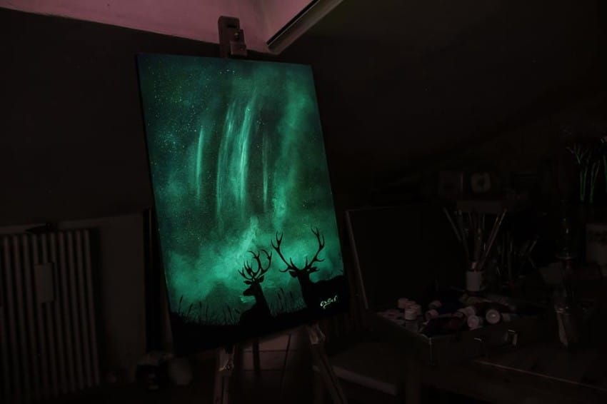 850x566 He Paints Some Strange Orange Squiggles. Now Watch When The Lights - Glow In The Dark Tree Painting