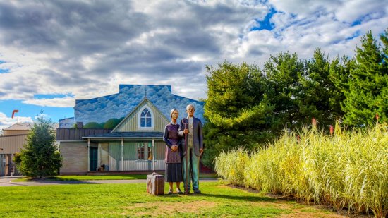 550x309 Seward Johnson's God Bless America Brings A Painting To Life - God Bless America Painting