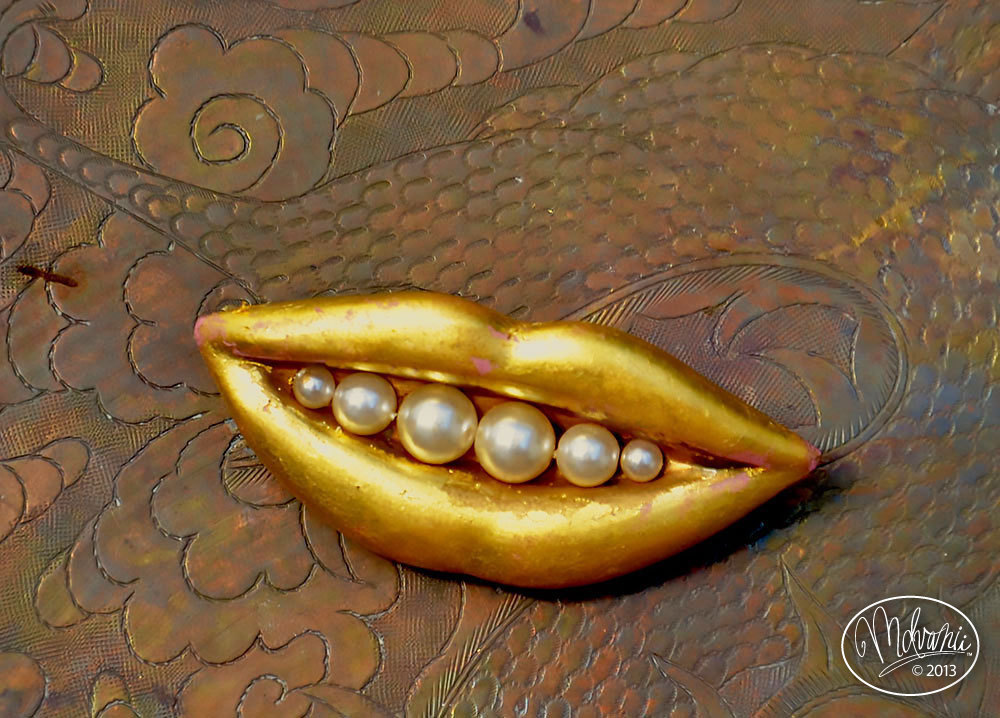 1000x718 Mdvanii.ch - Gold Lips Painting