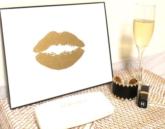 570x444 Art Framed Gold Print 24k Lips Kiss Stylish Gold And White - Gold Lips Painting