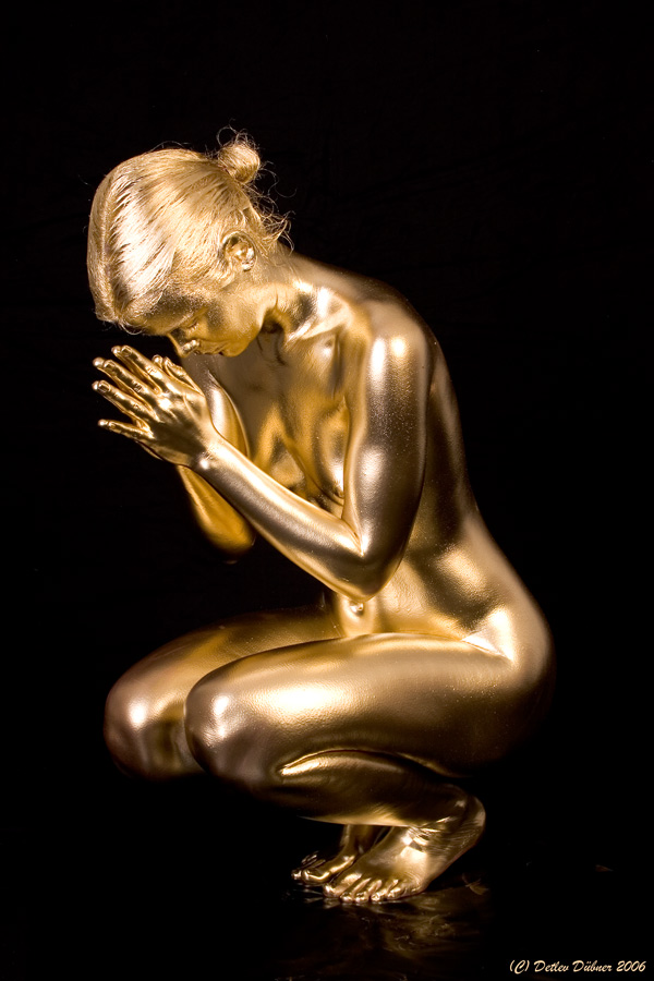 600x900 How To Paint Metallic Live Statues Face Paint Shop Online - Golden Girl Painting