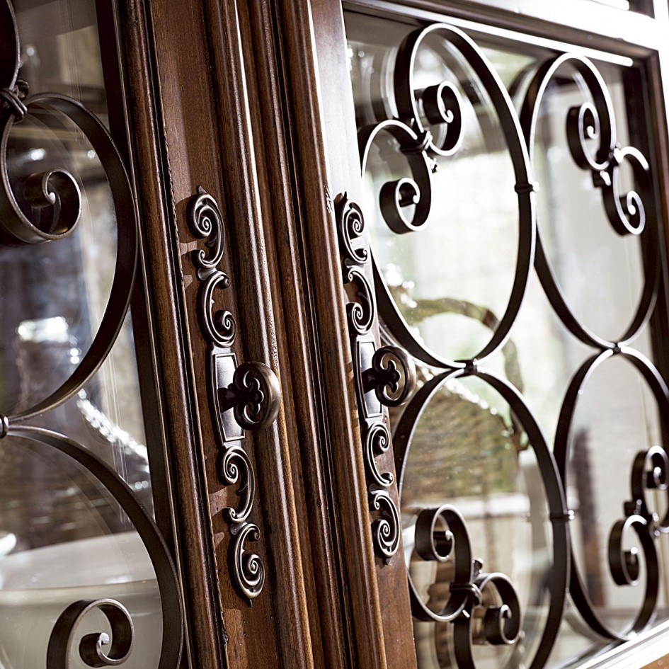 945x945 Rainbow Decorators - Grill Painting