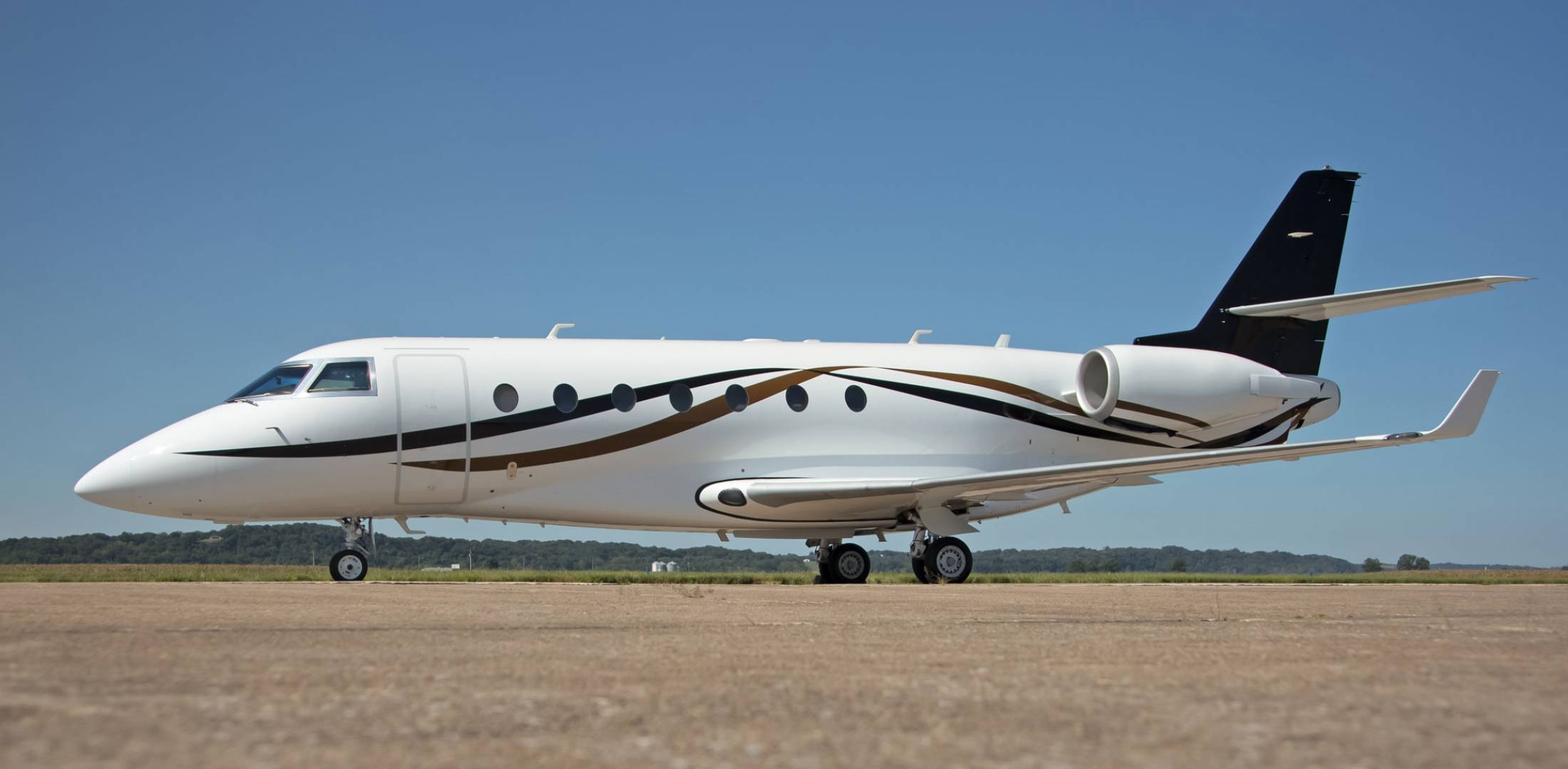 2200x1080 Sabreliner Delivers 45th Pc 12 Paint Refurbishment Business - Gulfstream Painting