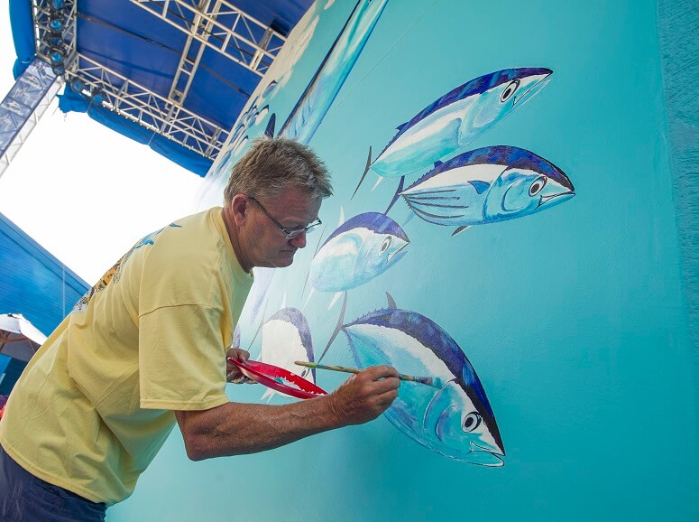 775x578 Guy Harvey Completes Sea World Mural - Guy Harvey Painting