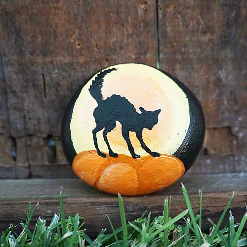 500x500 Halloween Cat Painted Rock - Halloween Cat Painting