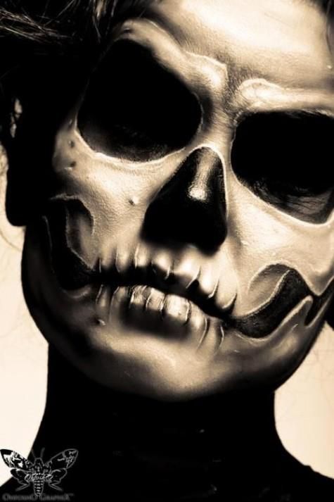 475x713 40 Halloween Skull Make Up Ideas - Halloween Skull Painting