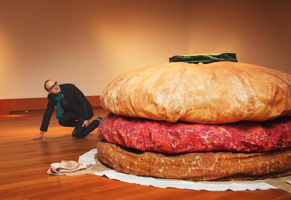 940x647 It's A Whopper All Right Floor Burger Returns To The Ago - Hamburger Painting