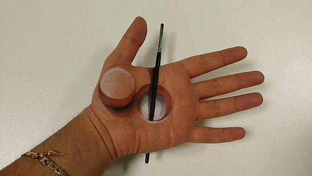 636x358 Watch This Amazing 3d Makeup Hand Painting Illusion Daily Mail - Hand Painting