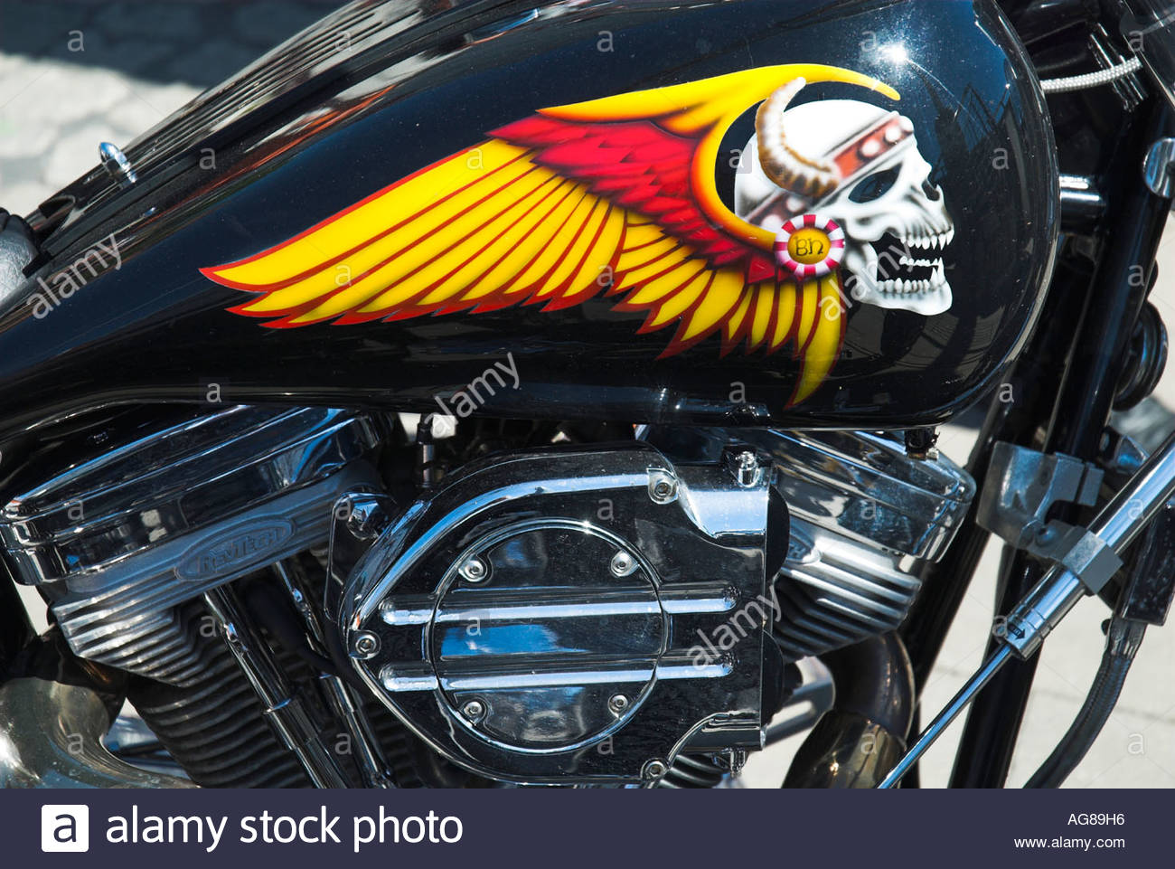 1300x961 Harley Davidson Skull Motorcycle Stock Photos Amp Harley Davidson - Harley Painting