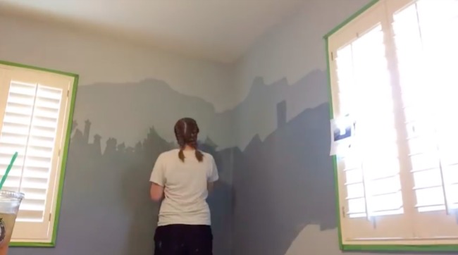 650x362 This Harry Potter Nursery Painting Timelapse Is Magical! - Harry Potter Wall Painting