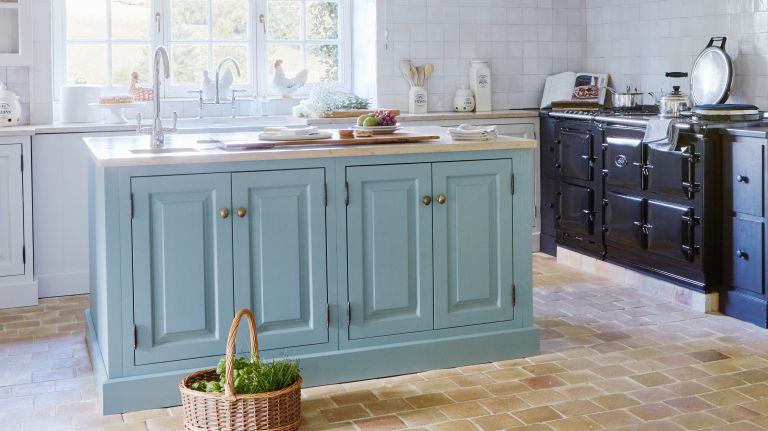 768x431 How To Paint Kitchen Cabinets Real Homes - Harvey Duck Painting