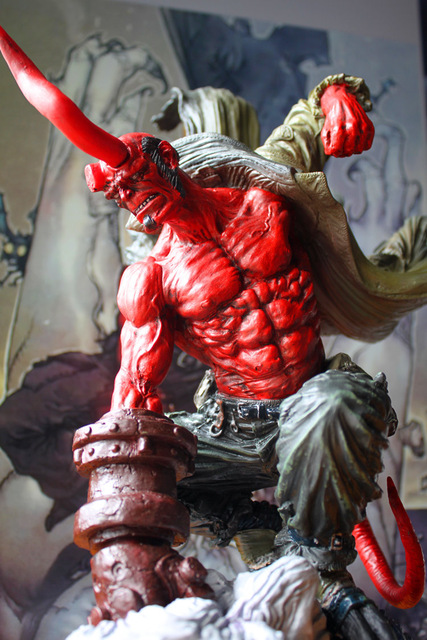 427x640 Estartek 14 Resin Hellboy Statue Red Gold Paint Garage Kit Statue - Hellboy Painting