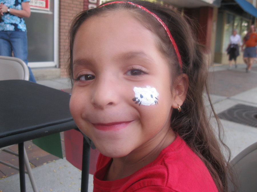 900x675 Longmont Artwalk Face Painting Hello Kitty By Misssmileyvampire - Hello Kitty Face Painting