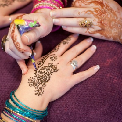400x400 Henna Painting Became A Beautiful Goddness! - Henna Painting