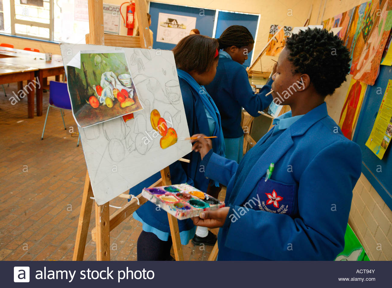 1300x955 A Girl In Lowveld High School Painting A Still Life During An Art - High School Painting