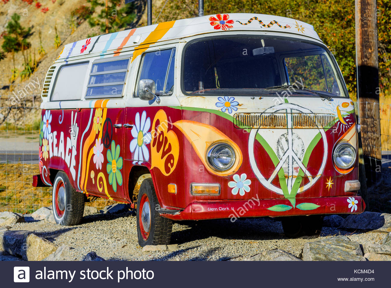 1300x957 Peace Love Painted Hippie Van Stock Photo 162711728 - Hippie Van Painting