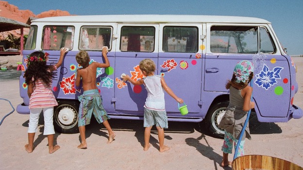 624x351 Volkswagen To Stop Classic Camper Van Production - Hippie Van Painting