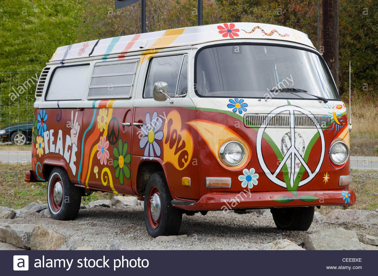 1300x950 Painted Volkswagen, Hippie Van, Ruby Blue's Winery, Naramata Bench - Hippie Van Painting