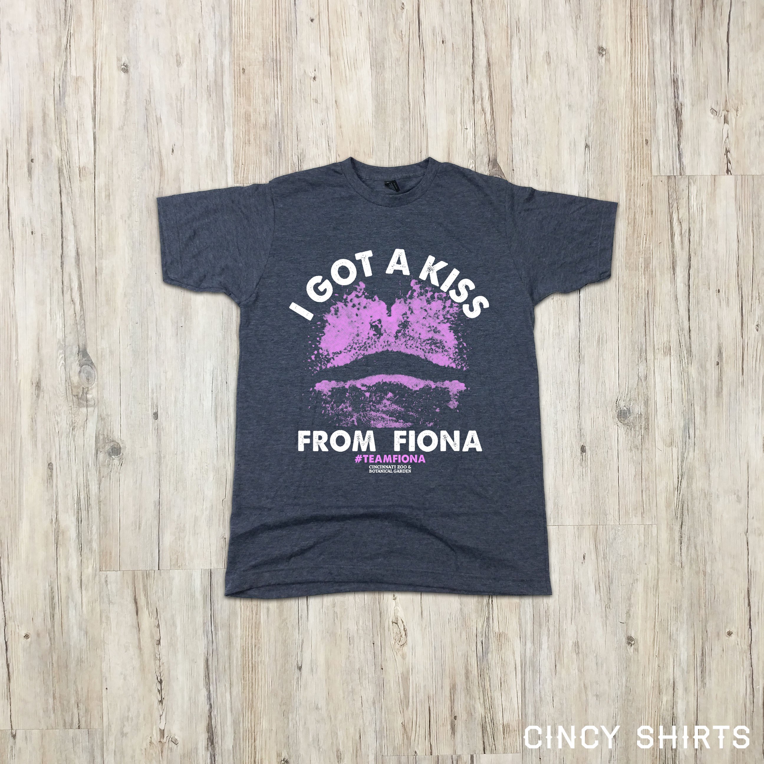 2592x2592 Youth I Got A Kiss From Fiona Cincinnati Zoo Cincy Shirts - Hippo Kiss Painting