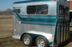 300x199 The Top 5 Things To Do To Your Horse Trailer Before Winter Slo - Horse Trailer Painting